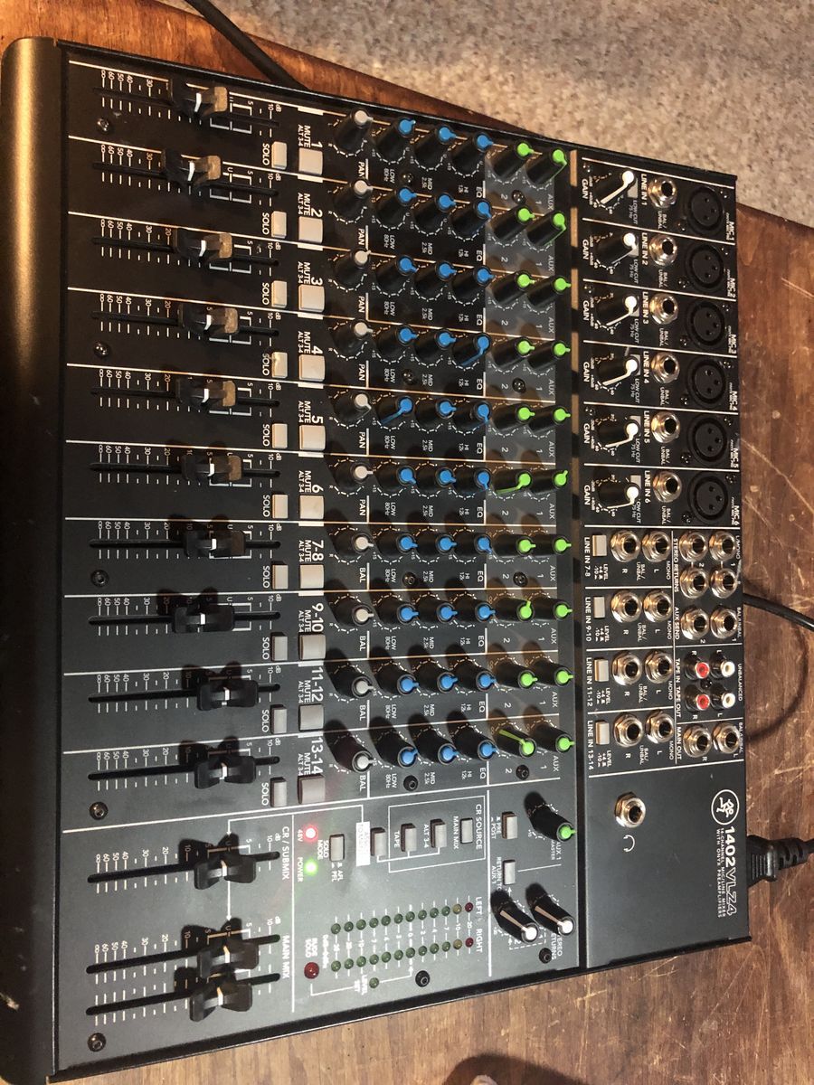 Mackie 1402VLZ4 14-Channel Mic / Line Mixer