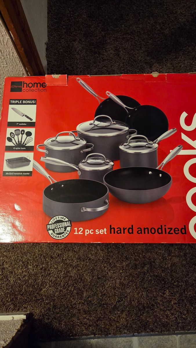 Cooks 12-Piece Hard Anodized Nonstick Cookware Set with Bonus Accessories