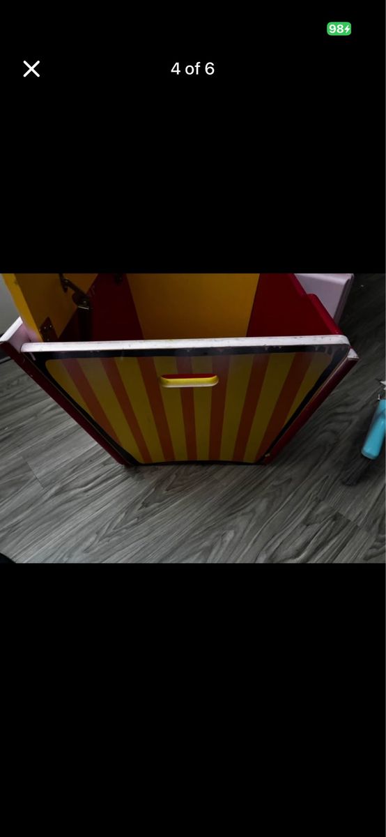 Main image 3