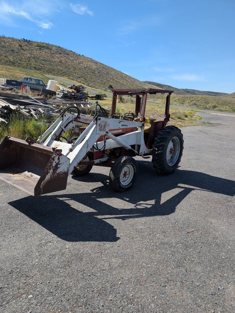International Harvester 444 Diesel Tractor with Loader 2 owners