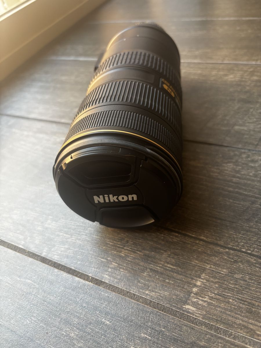 Nikon 70-200mm f/2.8G ED VR II AF-S Nikkor Zoom Lens For Nikon Digital SLR Camera