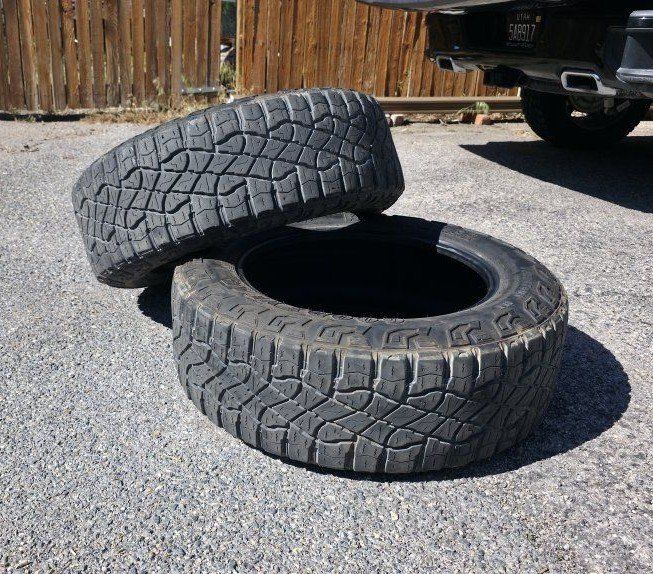 2 Used Goodyear Wrangler Territory MT 265/60r20