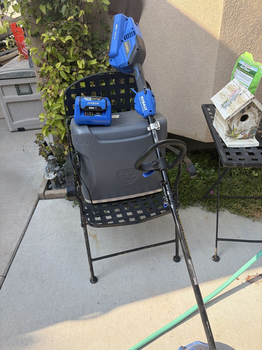 Kobalt 40V Max Brushless Cordless String Trimmer with 4.0Ah Battery and Charger