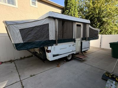 2000 Coleman Tent Trailer