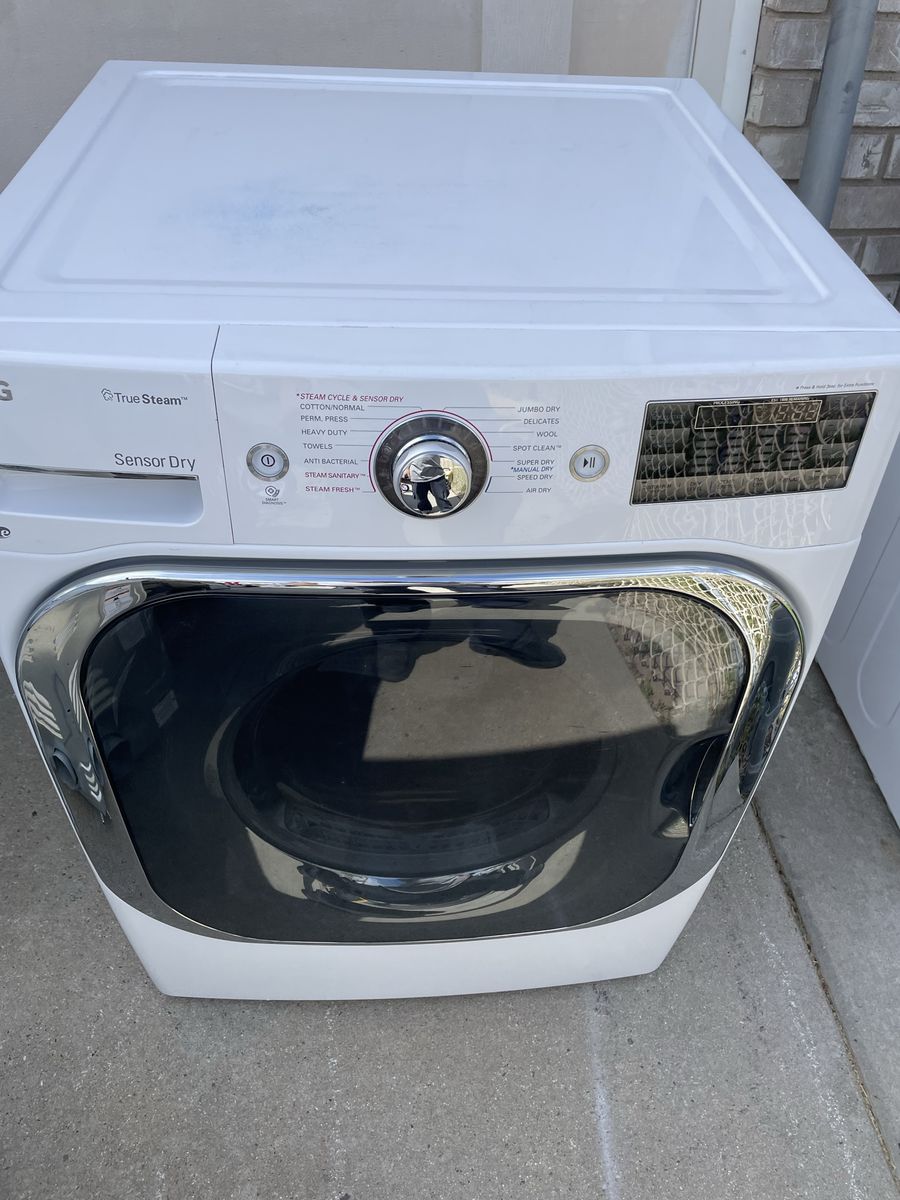 LG Washer Dryer Pair  Electric Dryer