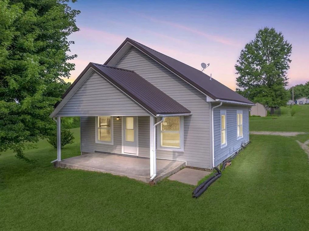 Small house... BIG opportunity in Pattonsburg, MO!