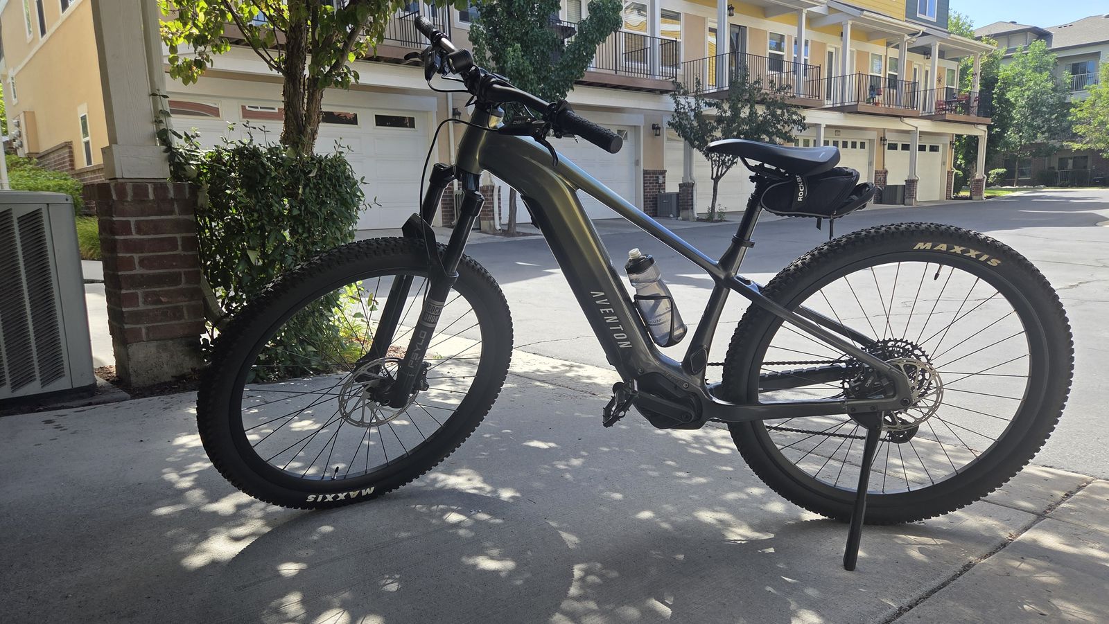 Electric Mountain Bike - Aventon Ramblas