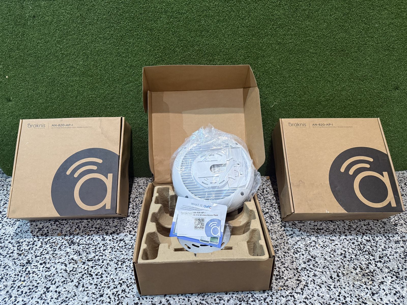 Araknis AN 820 AP I wifi access point (3 of them)