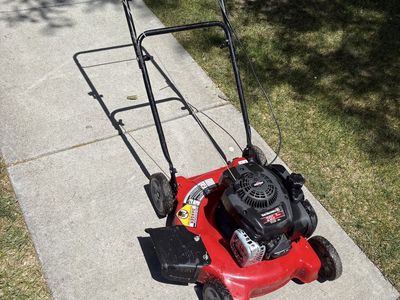 Push lawn mower- like new