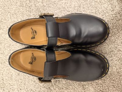 Dr. Martens Women’s Size 5 Polly Style