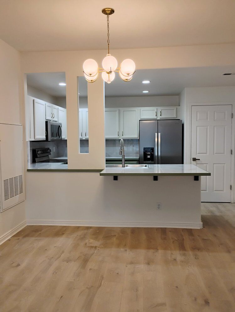 UTILITIES & INTERNET INCLUDED / Room in South SLC