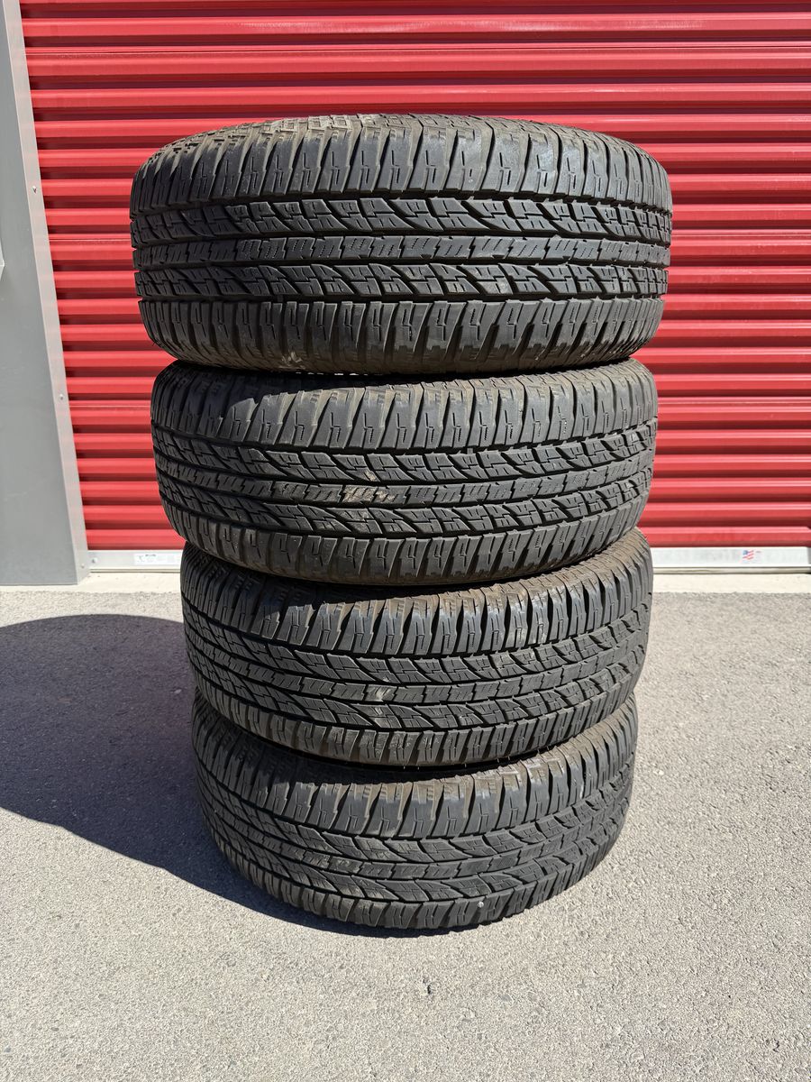 275/65R18 Yakohama geolander all terrain