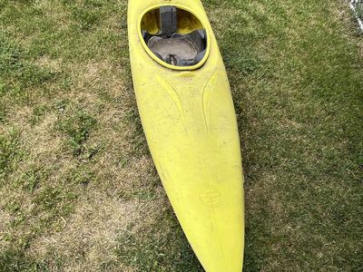 2 kayaks