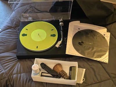 Mitchell Acoustic record player, bluetooth w/ cove
