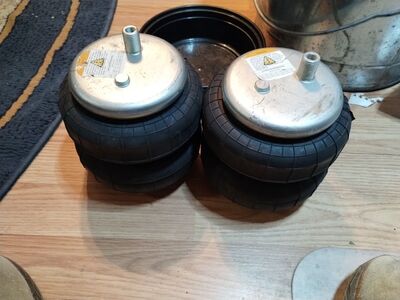 PIAR IF AIR BAGSFOR MID SIZE TRUCK/ JEEP GLADIATOR