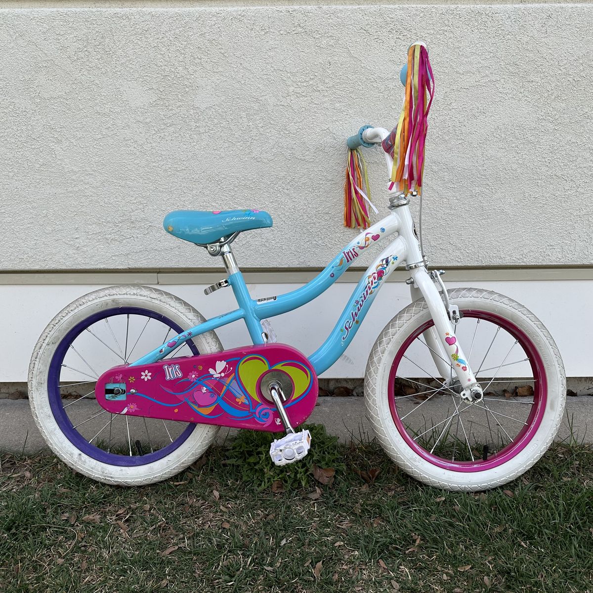 Schwinn Iris 16'' Kids Bike