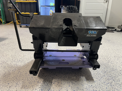 Reese 16k 5th Wheel Hitch