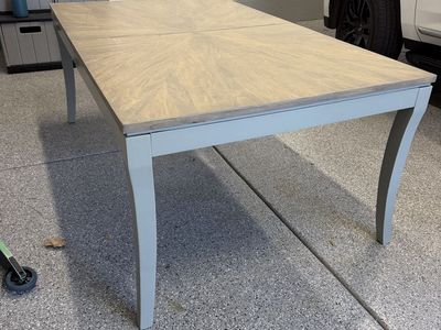 Beautiful refinished dining table in great condition