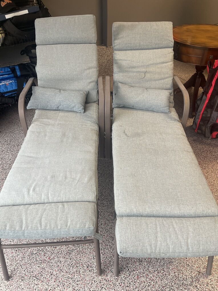 Light Blue Patio Recliners