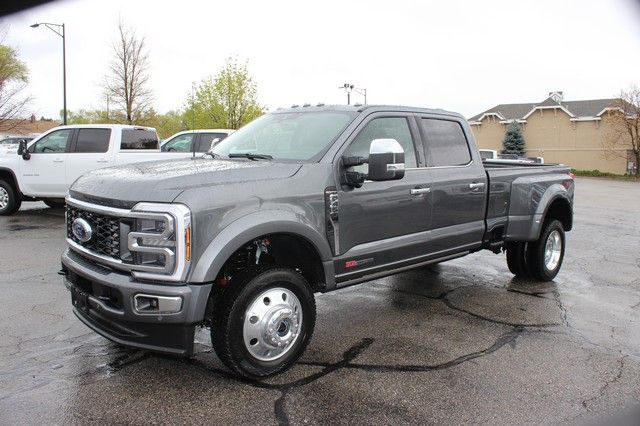 2026 Ford F-450 Super Duty Platinum