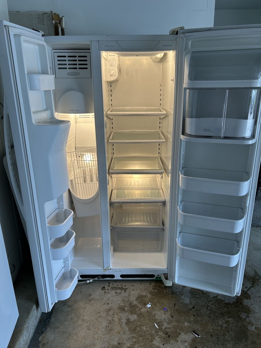FREE fridge. Pickup in Holladay area