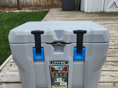 Lifetime 28 QT Grey High-Performance Hard-Sided Cooler with Rop Handles