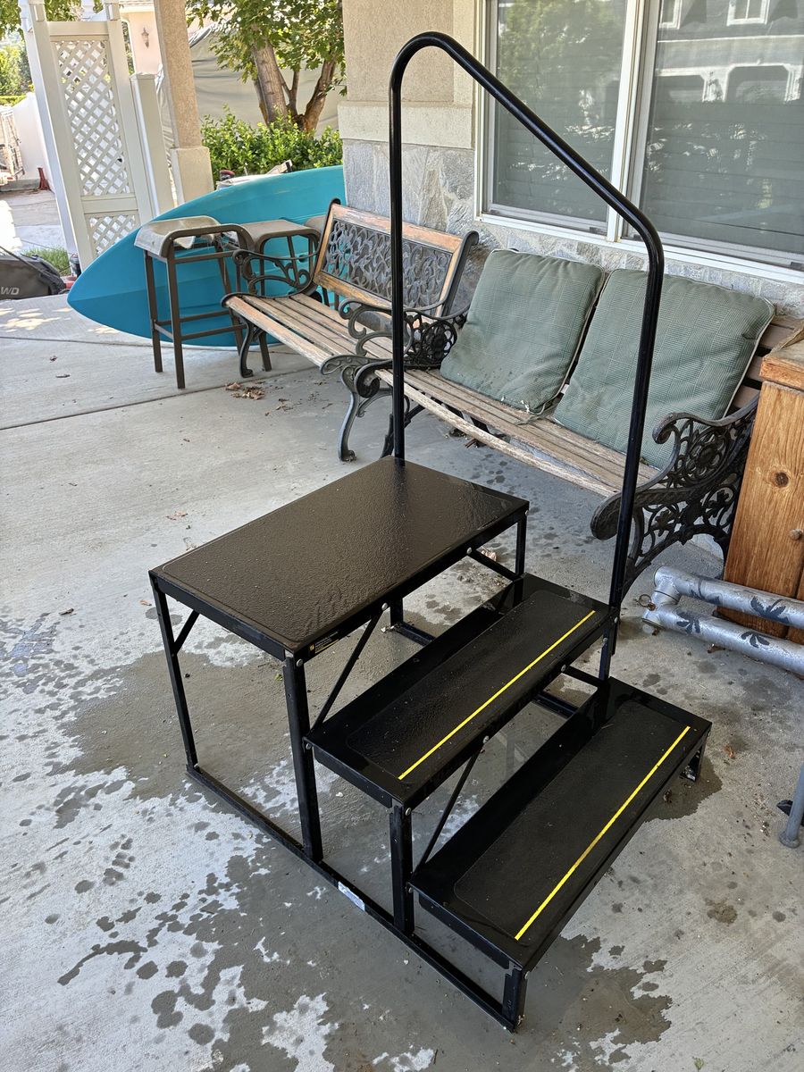 20 1/2” tall Metal Spa stairs w/L or R handrail
