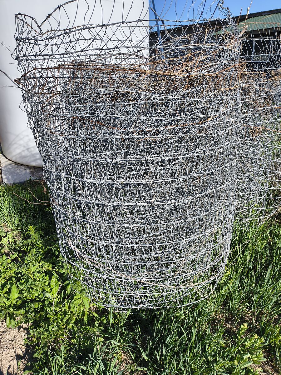 Wire fencing rolls