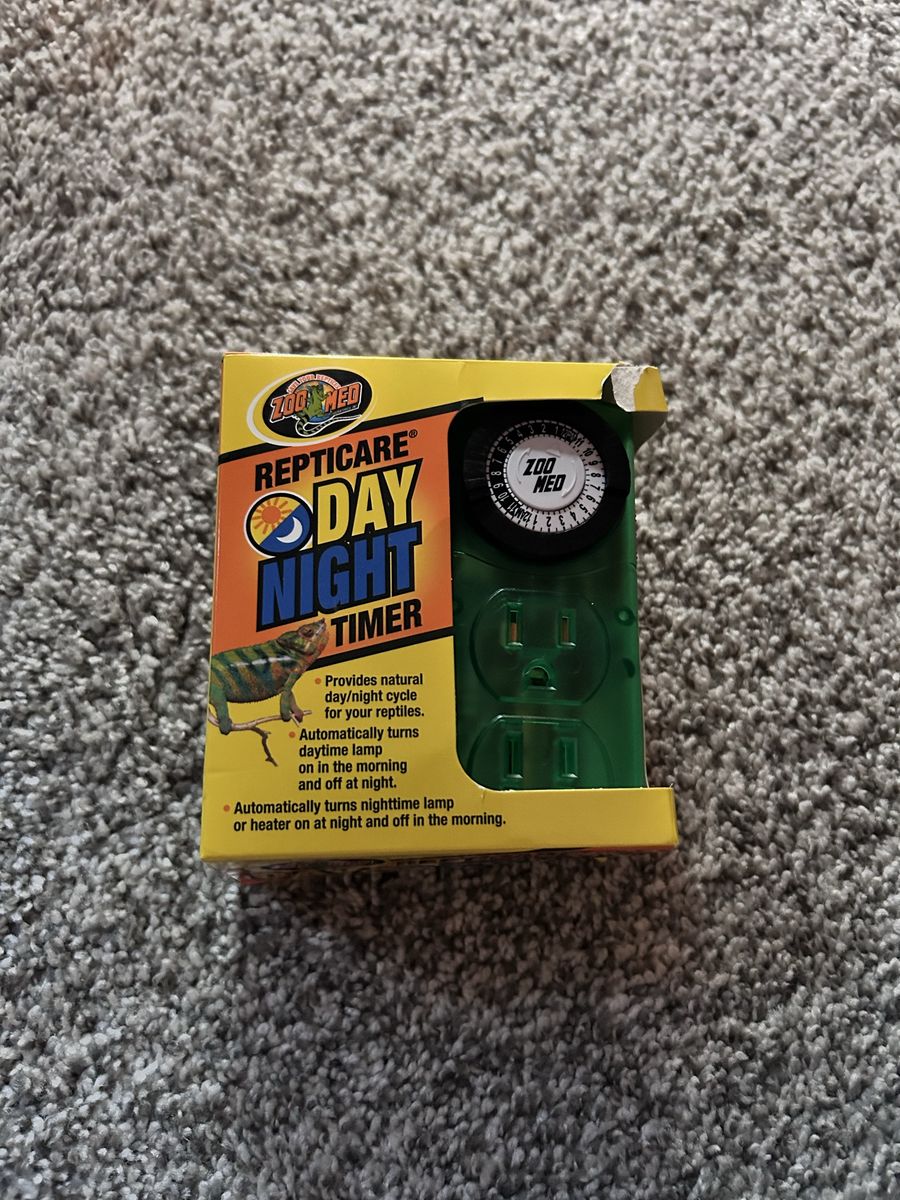 Zoo Med ReptiCare Day/Night Reptile Timer - Automatic Lamp & Heater Control