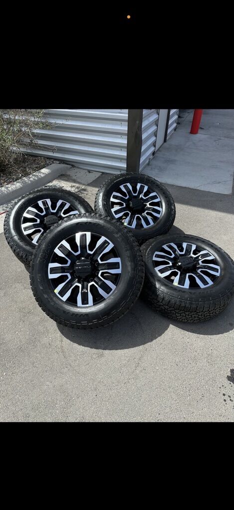 NEW 2025 Gmc 3500 Denali OEM 20in Rims/ 275/65/20