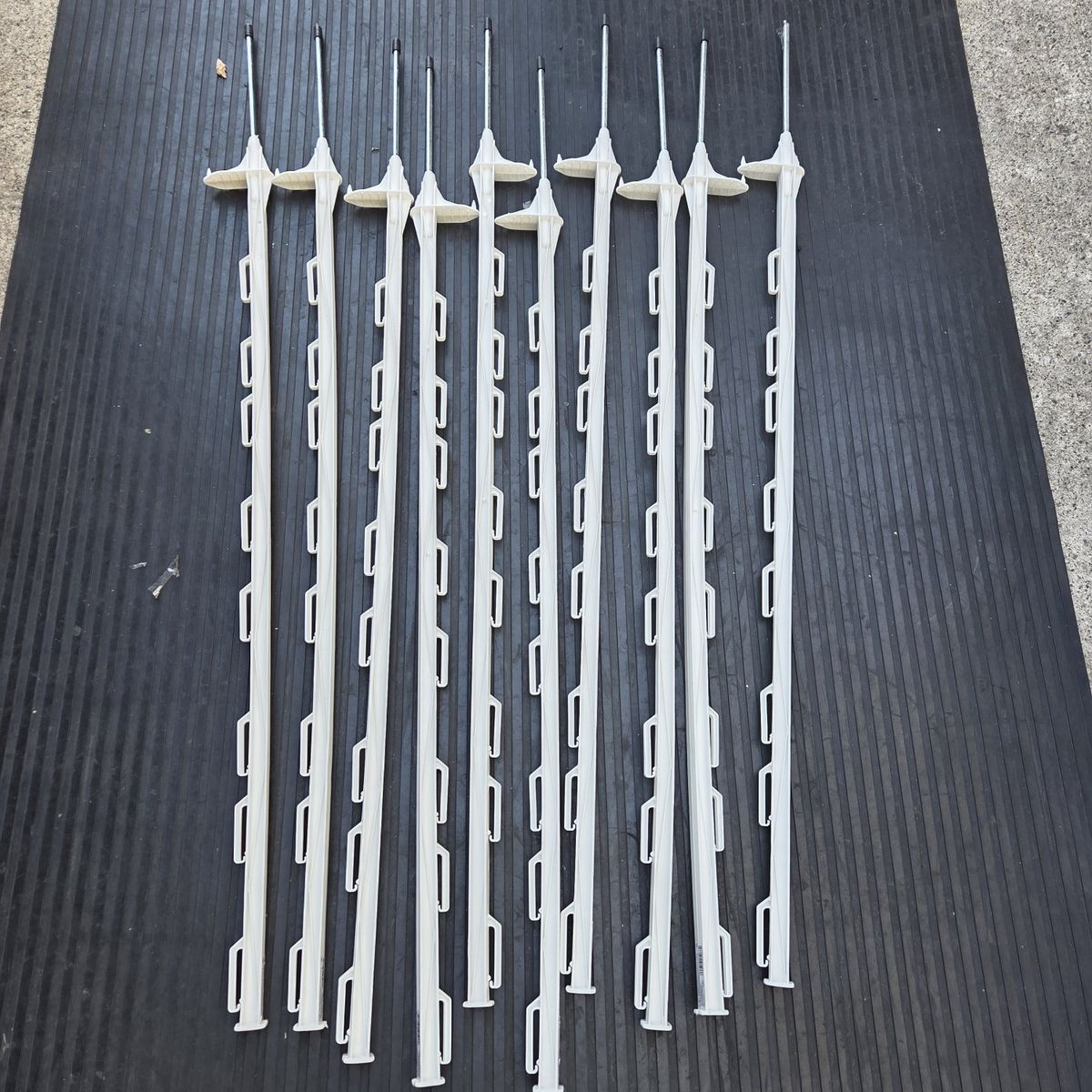 everbilt step-in poly fence post