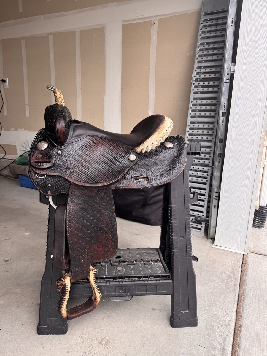 Barrel Saddle