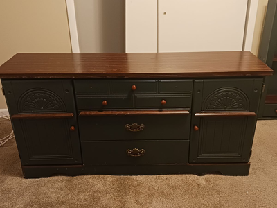 Dresser with hutch