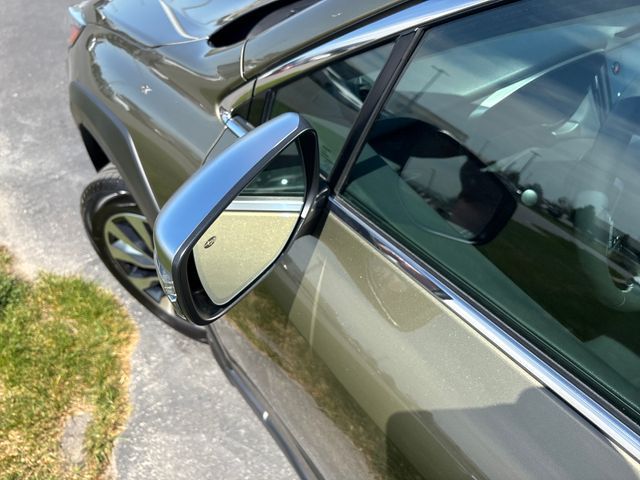 Main image 30