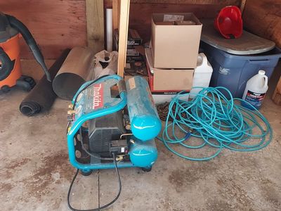 Makita Twin Tank Air Compressor – Works Great