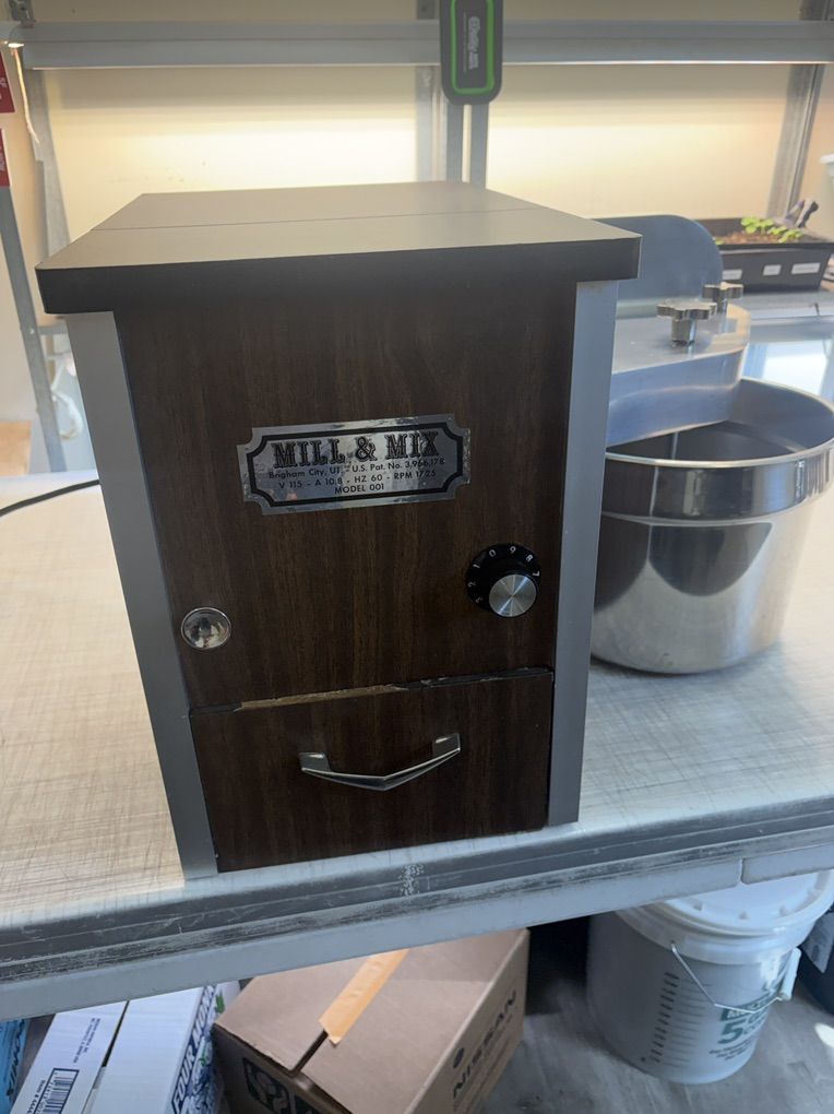 Mill & Mix Grain Mill