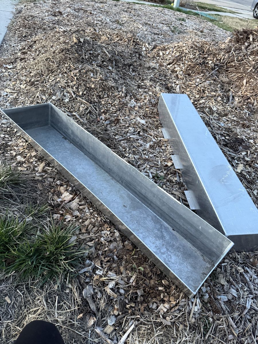 Heavy Duty Metal Feeders