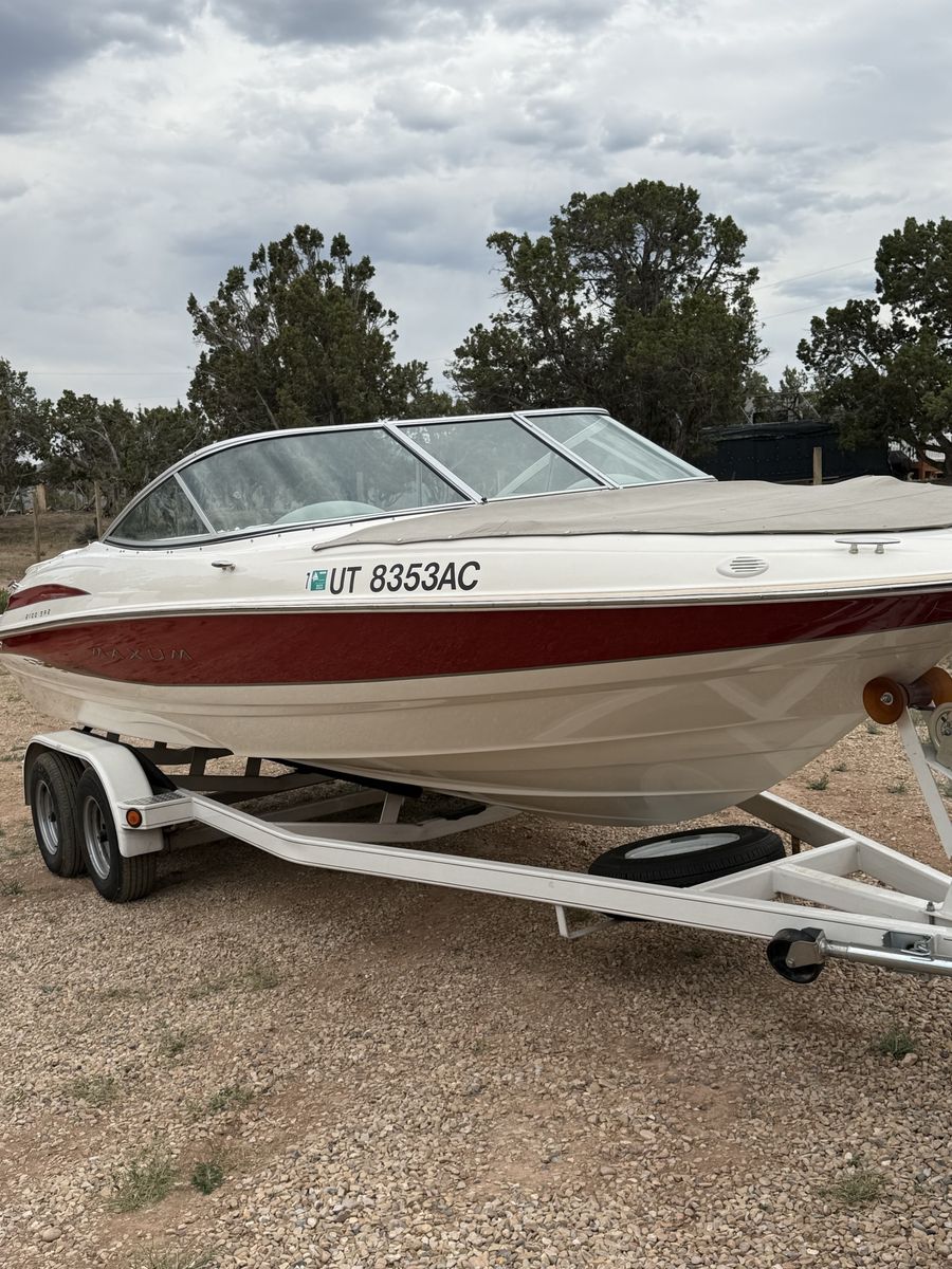 2003 Maxum 2100 SR Boat