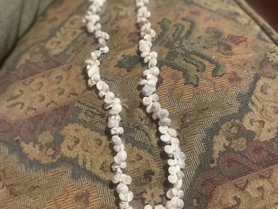 Hawaiian Nevklace Made From Small White Puka Shell