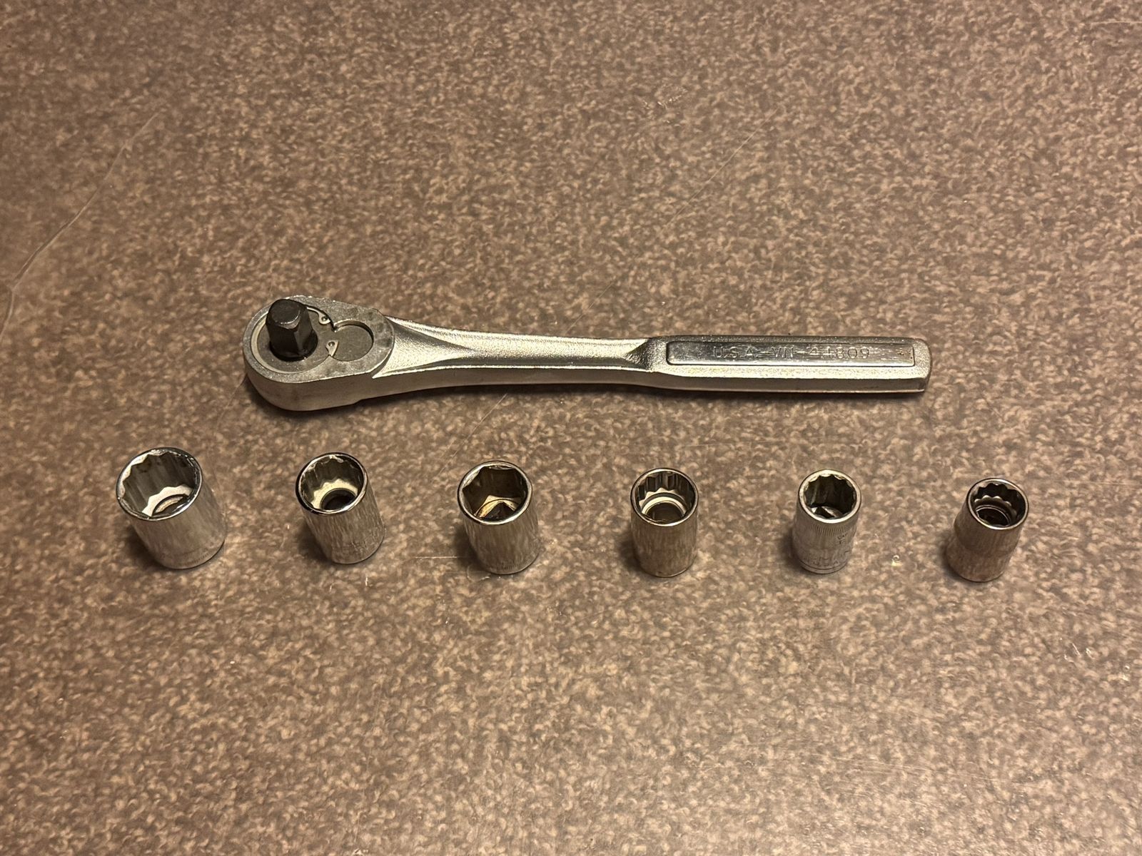 CRAFTSMAN USA 1/2 dr Ratchet with Metric Sockets 14mm to 22mm