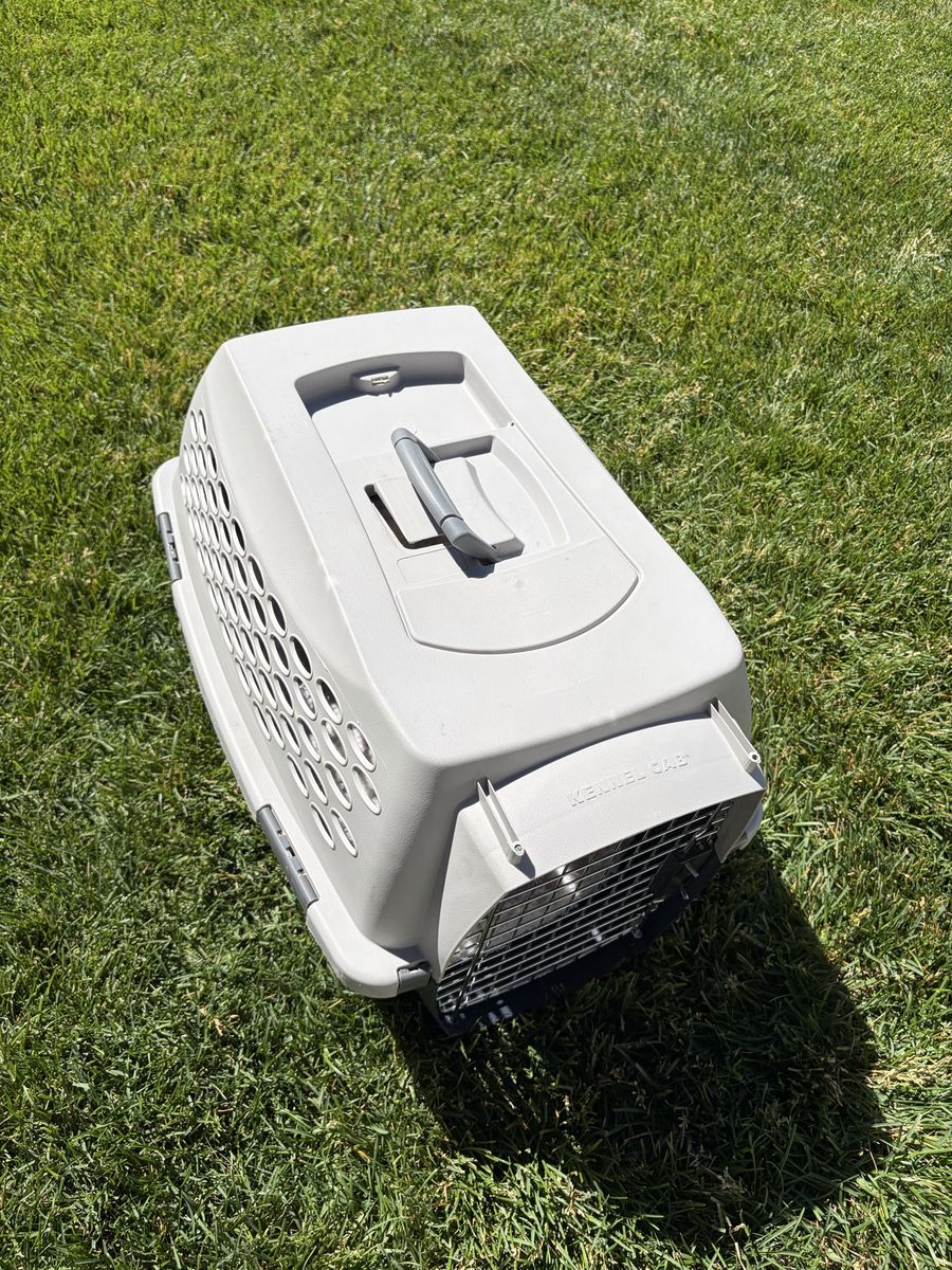 Kennel Cab Pet Carrier – Small/Medium Dog or Cat Travel Crate