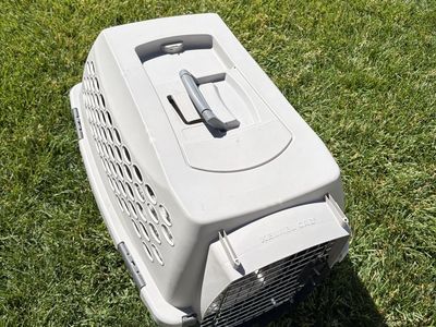 Kennel Cab Pet Carrier – Small/Medium Dog or Cat Travel Crate