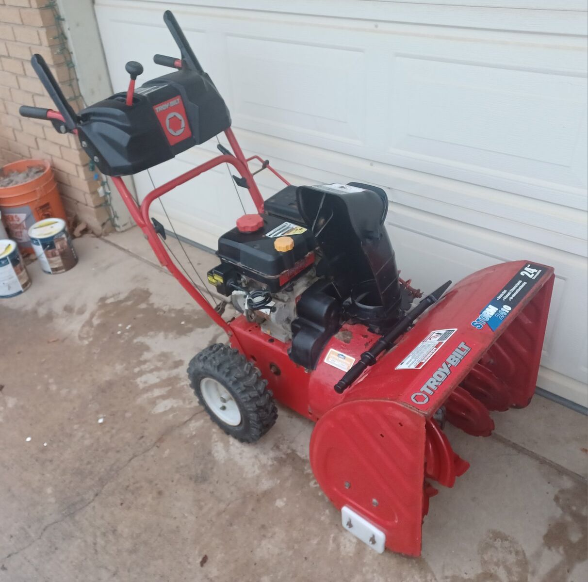 Troy-Bilt Storm 2410 Snowblower