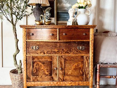 *FREE DELIVERY* Antique Tiger Oak Dresser