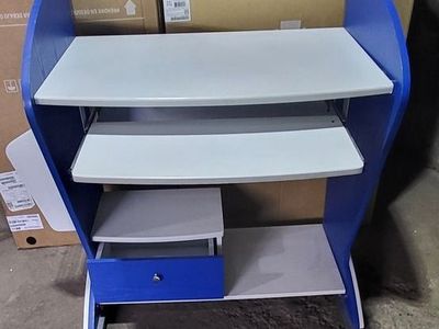 Kids desk