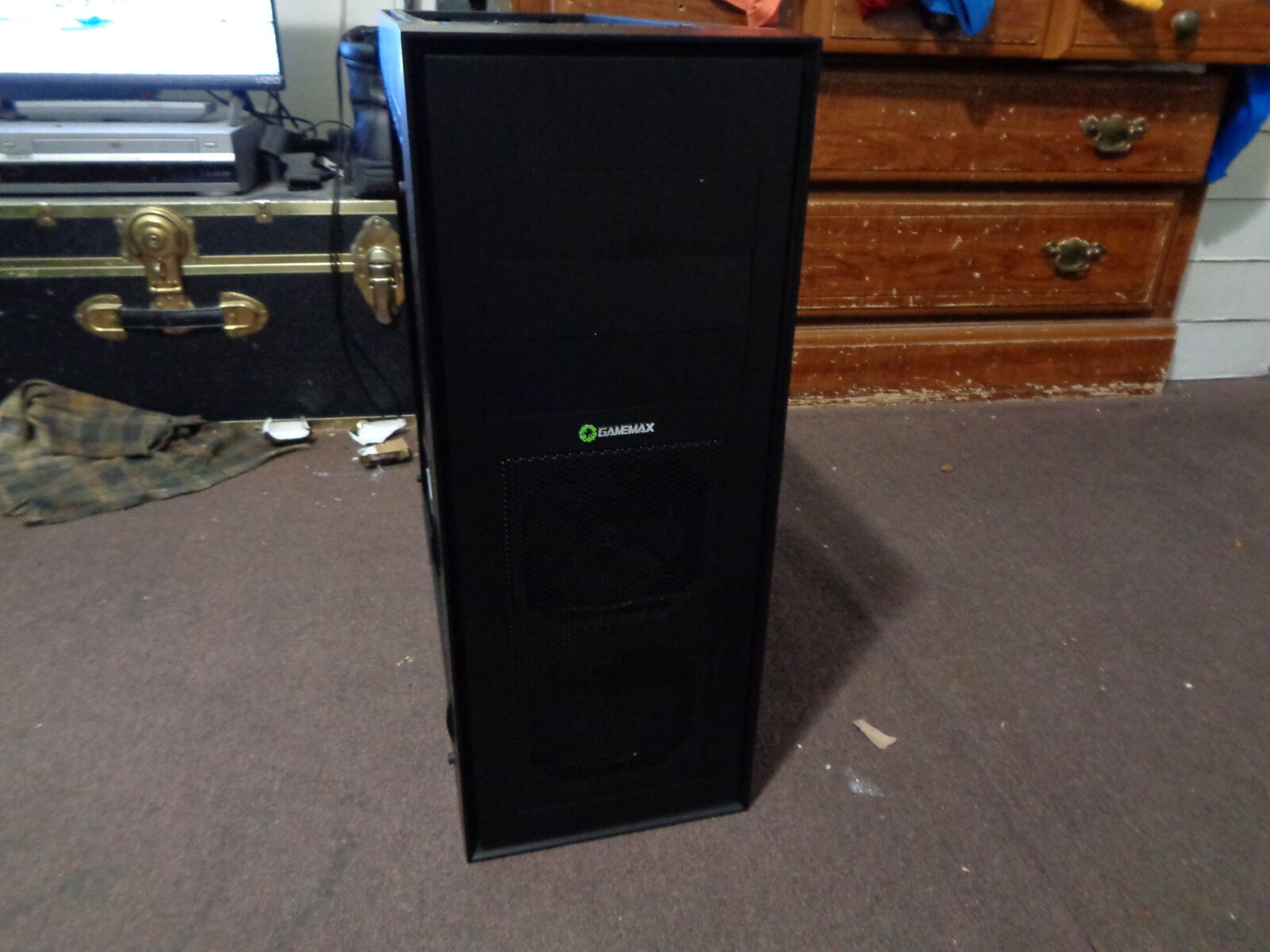 Computer Case, a lightly used GAMEMAX Master TG Black, 8+ drive bays. RGB. LOOK!
