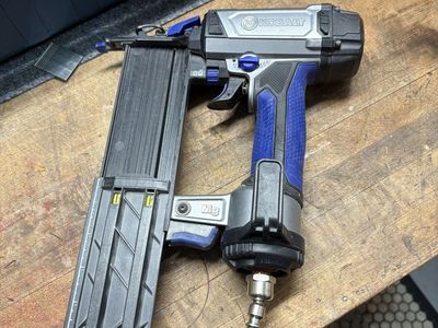 Kobalt 18GA Pneumatic Brad Nailer -