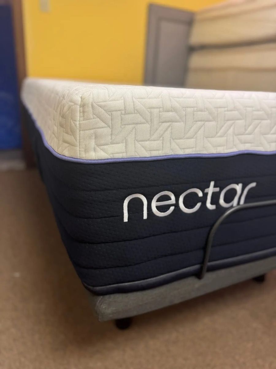 2Nectar Premiere Hybrid, twin XL Matress Brand New