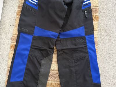 Motorcycle riding pants