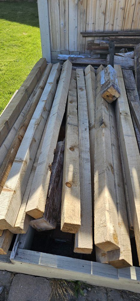 4 × 4 × 8 lumber 15 pieces